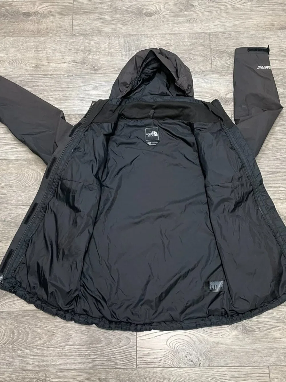 The North Face Womens Black Gore-Tex Rain Jacket Hooded Waterproof Shell Size S - Picture 15 of 16